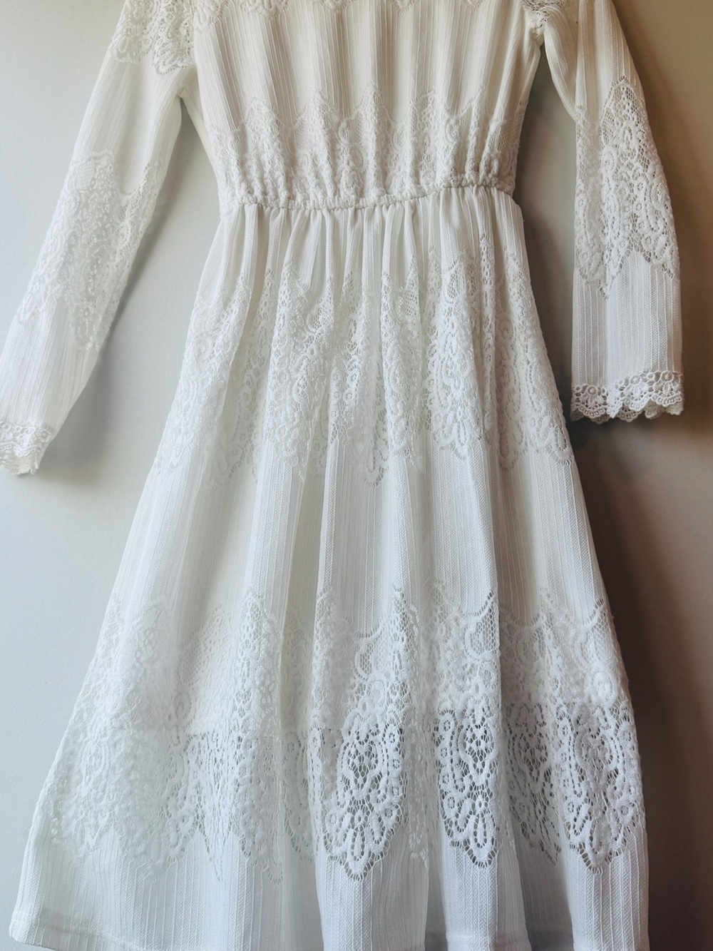 White Lace Fit-and-Flare Girls' Dress with Long Sleeves